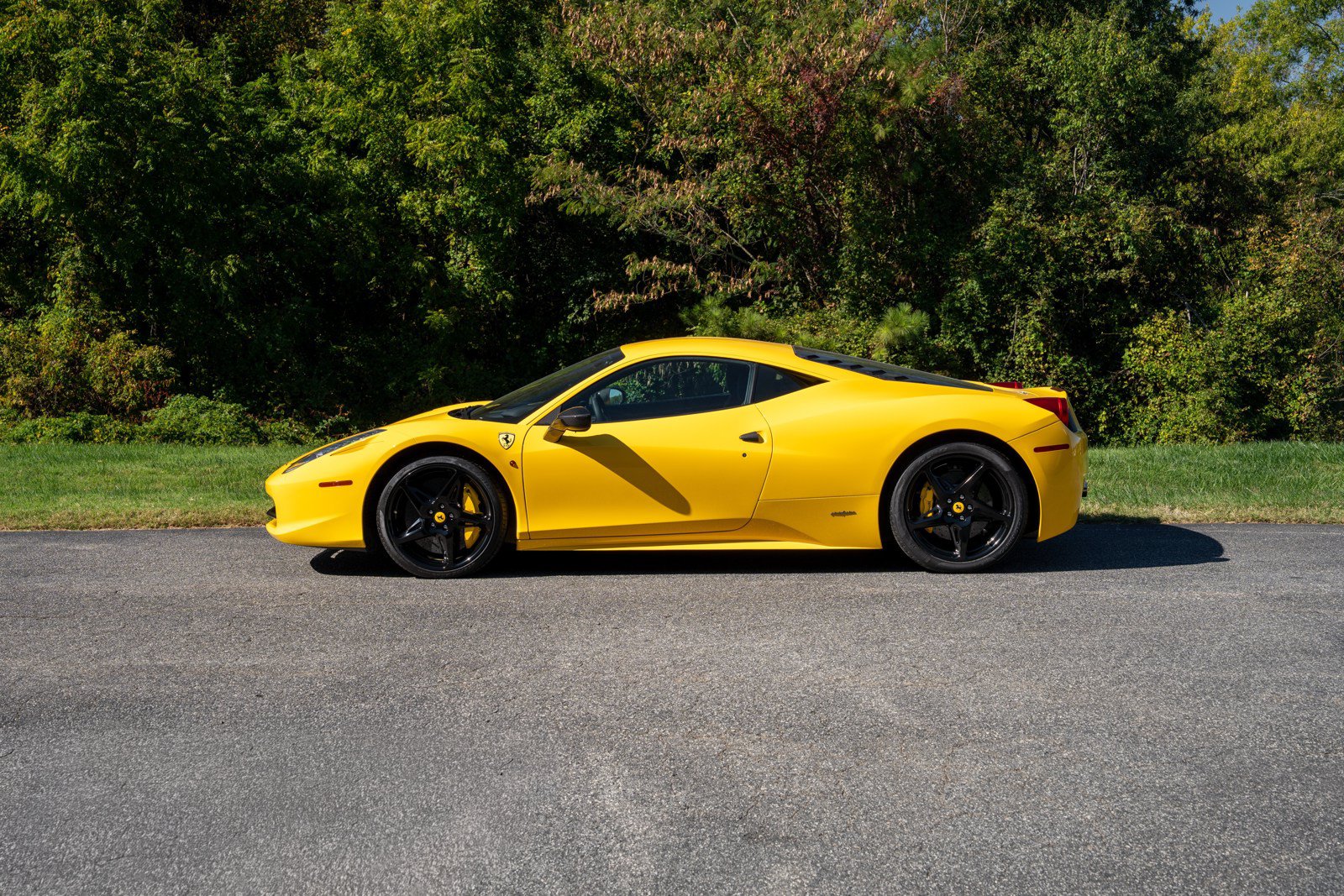 Used 2012 Ferrari 458 Italia Coupe RWD image 3