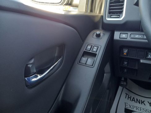 Used 2024 Nissan Frontier SV w/ SV Convenience Package image 22