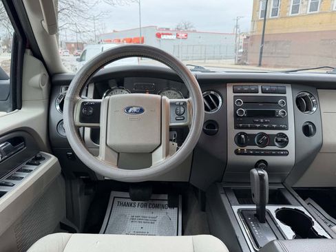 Used 2013 Ford Expedition XLT image 18