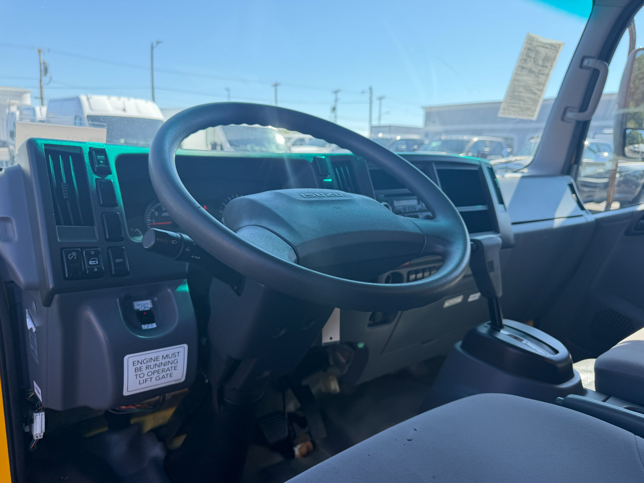 Used 2021 Isuzu NPR RWD image 4