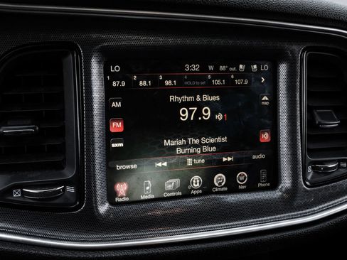 Used 2015 Dodge Challenger R/T Plus RWD image 32