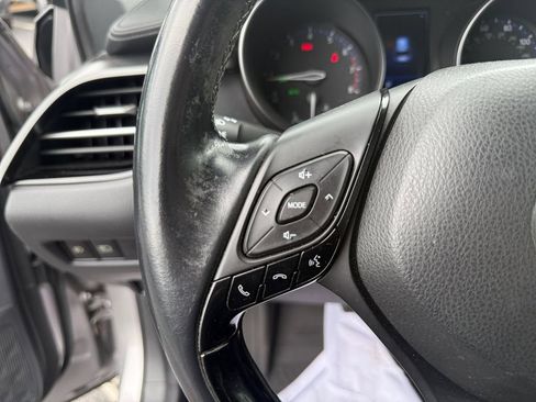 Used 2018 Toyota C-HR XLE FWD image 29