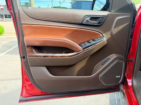 Used 2015 Chevrolet Suburban LTZ RWD image 25