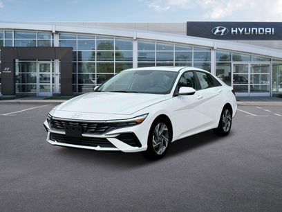 New 2025 Hyundai Elantra SEL