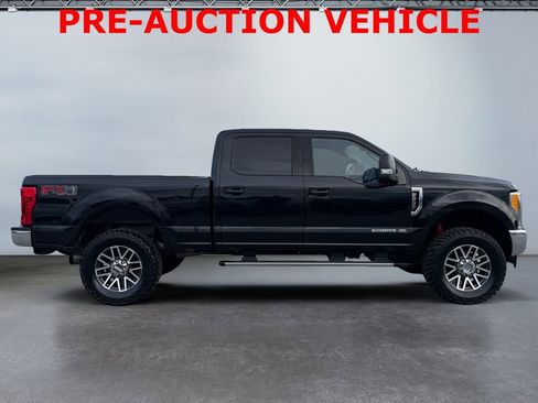 Used 2017 Ford F250 Lariat w/ Lariat Ultimate Package image 2