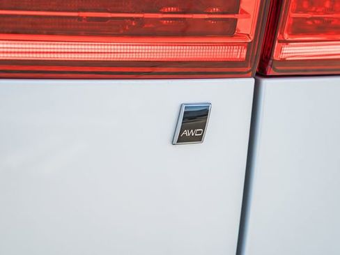 Used 2021 Volvo XC60 T5 Momentum w/ Advanced Package image 8