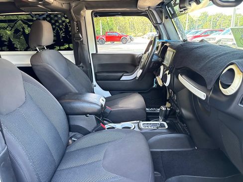 Used 2016 Jeep Wrangler Sport AWD/4WD image 26