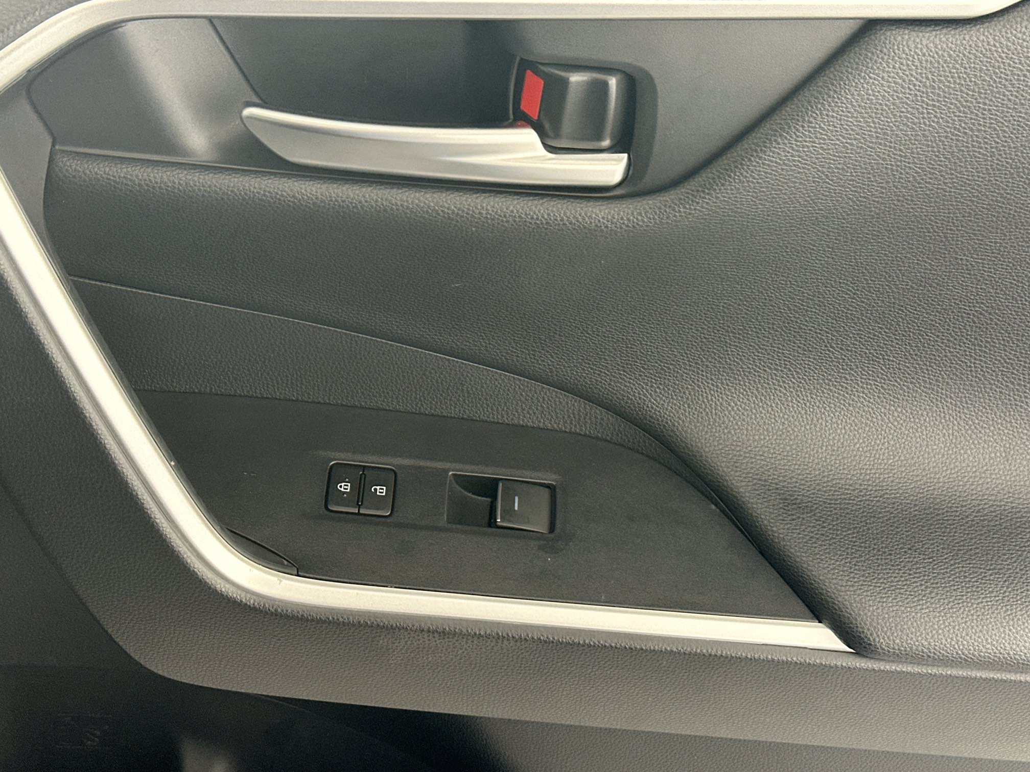 Certified 2025 Toyota RAV4 XSE w/ Weather Package AWD/4WD image 29