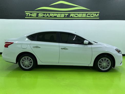 Used 2017 Nissan Sentra S FWD image 11
