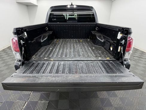 Used 2023 Toyota Tacoma TRD Sport AWD/4WD image 15