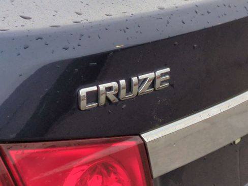 Used 2011 Chevrolet Cruze LS image 13