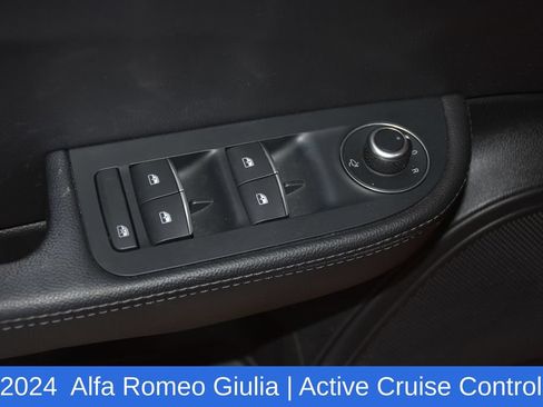 Used 2024 Alfa Romeo Giulia Sprint AWD/4WD image 21
