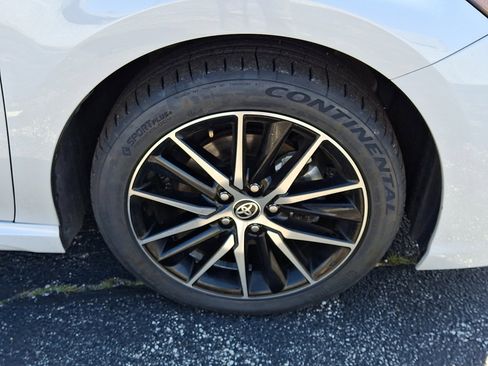 Used 2024 Toyota Camry SE image 9