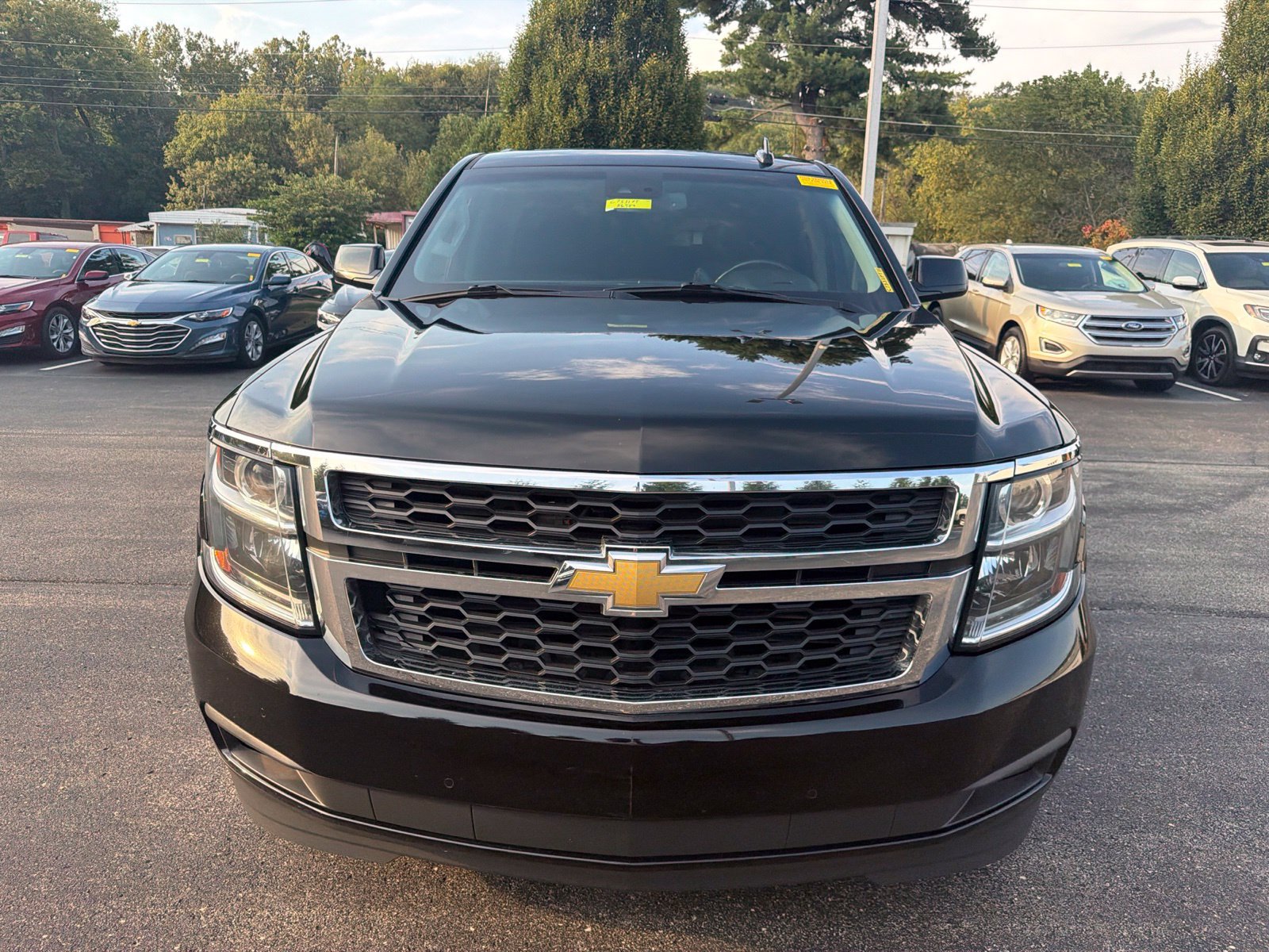 Used 2018 Chevrolet Suburban LT w/ Luxury Package AWD/4WD image 8