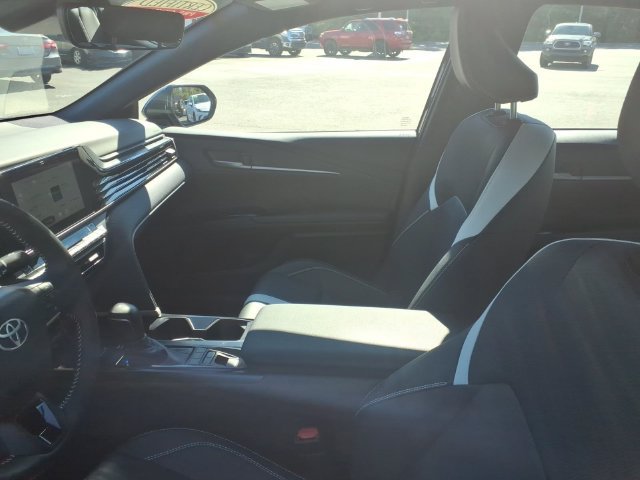 Used 2026 Toyota Camry SE w/ Convenience Package FWD image 5
