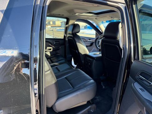 Used 2010 Chevrolet Avalanche LT w/ Luxury Package image 21