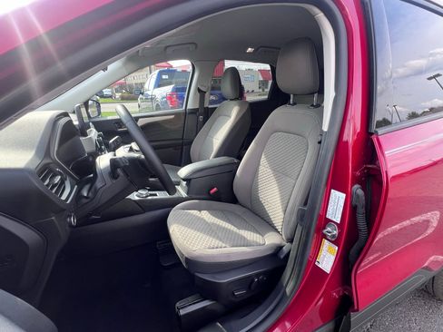 Used 2022 Ford Escape SE w/ SE Sport Appearance Package image 11