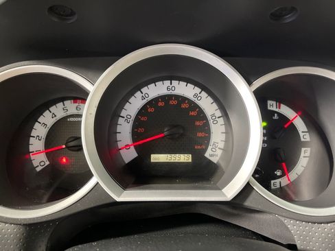 Used 2013 Toyota Tacoma PreRunner w/ SR5 Pkg image 18