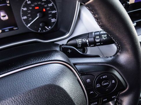 Certified 2025 Toyota Corolla SE image 34