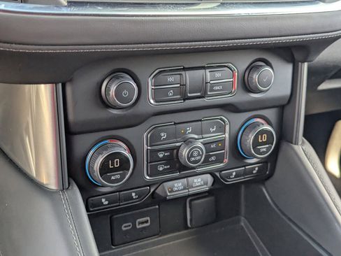 Used 2023 Chevrolet Tahoe Z71 w/ Luxury Package image 29