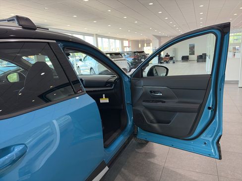 New 2026 Nissan Kicks SR w/ Cold Weather Package image 19