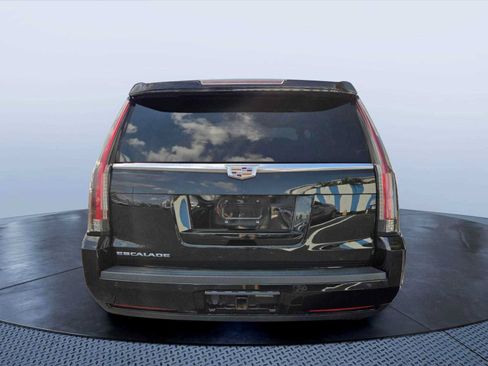Used 2020 Cadillac Escalade Luxury AWD/4WD image 5