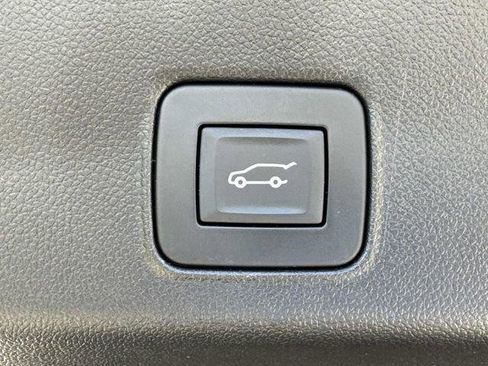 Used 2023 Chevrolet TrailBlazer RS w/ Sun and Liftgate Package FWD image 14