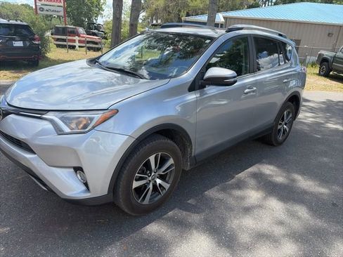Used 2018 Toyota RAV4 XLE w/ Plus Extra Value Package AWD/4WD image 2