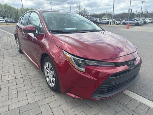 Certified 2025 Toyota Corolla LE image 2