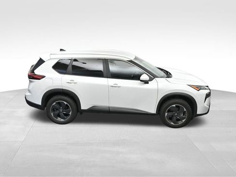 Used 2024 Nissan Rogue SV FWD image 22