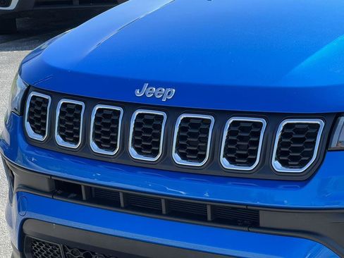 Used 2024 Jeep Compass Latitude AWD/4WD image 6