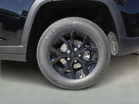 New 2026 Jeep Grand Cherokee Altitude RWD image 6