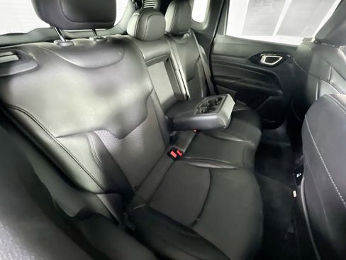 Used 2022 Jeep Compass Altitude w/ Sun and Sound Group image 25