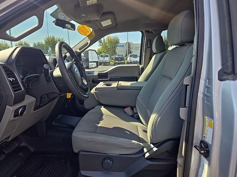 Used 2018 Ford F250 XL w/ Power Equipment Group AWD/4WD image 9