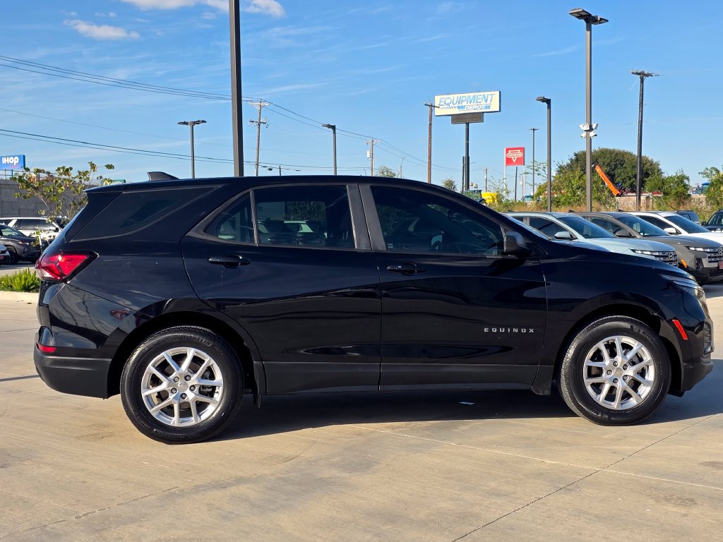 Used 2023 Chevrolet Equinox LS FWD image 10