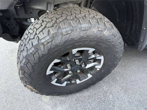 Used 2025 Jeep Wrangler Unlimited Rubicon 4xe w/ Safety Group AWD/4WD image 8