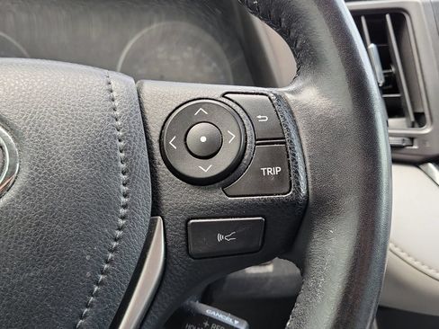 Used 2017 Toyota RAV4 XLE AWD/4WD image 17