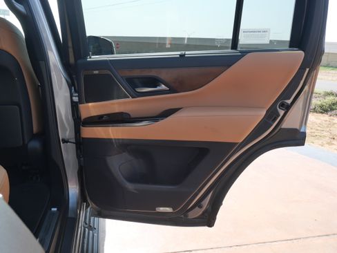 Certified 2024 Lexus LX 600 4WD w/ Luxury Package image 11