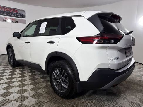 Used 2023 Nissan Rogue S image 5