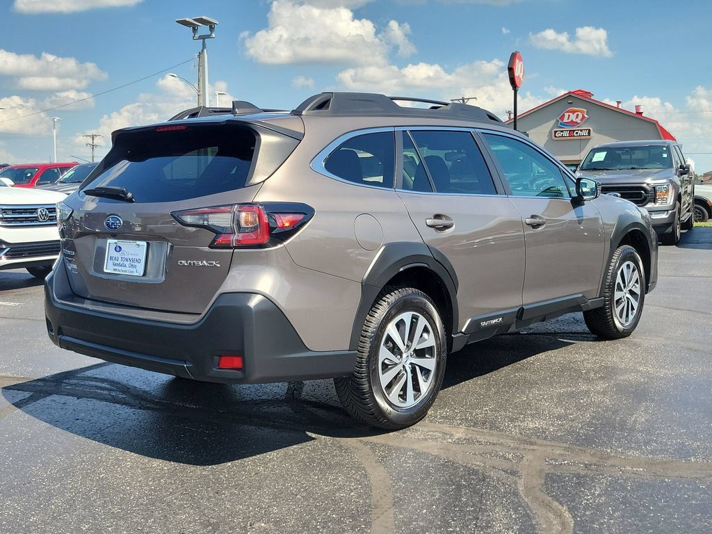 Used 2024 Subaru Outback Premium AWD/4WD image 4