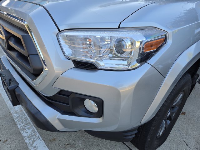 Used 2022 Toyota Tacoma SR5 RWD image 8