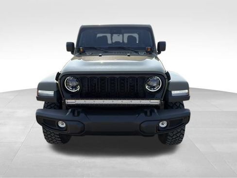 Used 2025 Jeep Gladiator Sport AWD/4WD image 8