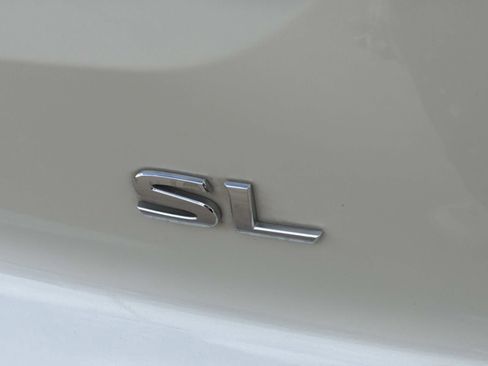 Used 2024 Nissan Pathfinder SL FWD image 5