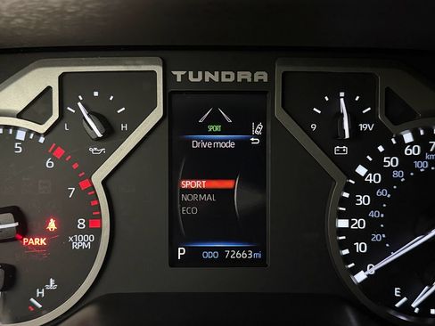 Used 2022 Toyota Tundra SR5 w/ SR5 Convenience Package AWD/4WD image 18
