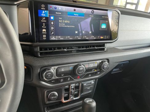 Used 2025 Jeep Wrangler Sport S image 17