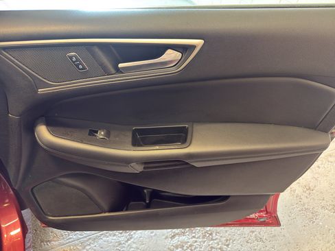 Used 2019 Ford Edge SEL w/ Equipment Group 201A AWD/4WD image 19