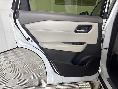 Used 2023 Nissan Rogue SL AWD/4WD image 23
