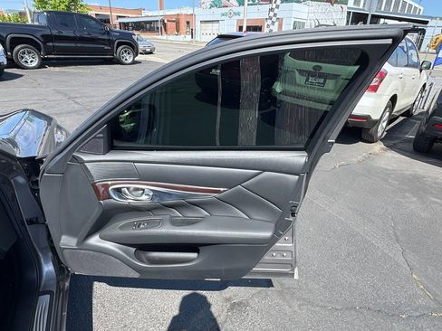 Used 2013 INFINITI M56 x AWD/4WD image 25