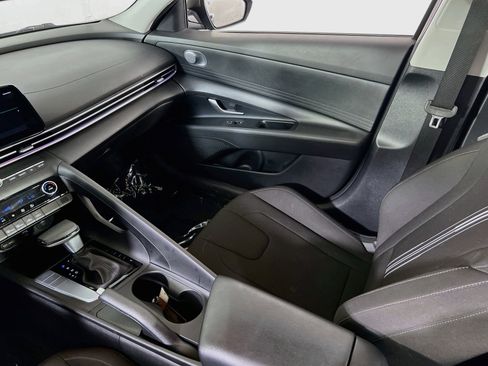 Used 2024 Hyundai Elantra SEL image 22