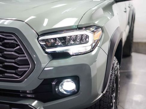 Certified 2023 Toyota Tacoma TRD Off-Road AWD/4WD image 8
